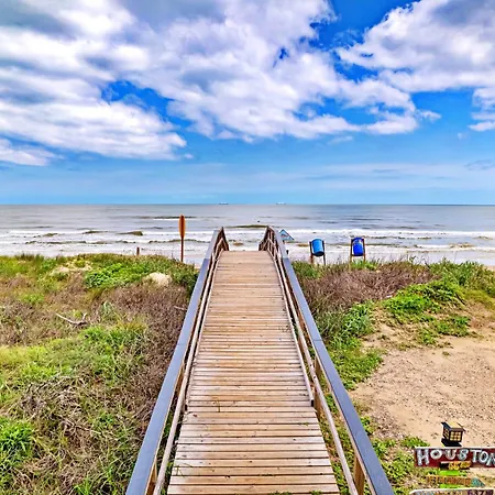 The Pink Flamingo Beach Gulf Views